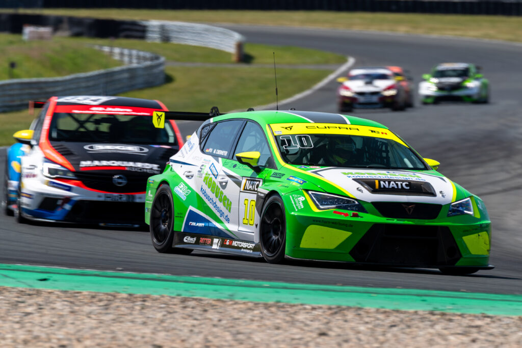 CUPRA TCR vor OPEL TCR